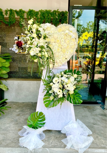 Always in Heart Large/ Unique/ Luxurious Flower Wreathe Flower wreathe/ Sympathy Flower Melaka Retailer, Services | BLISS FLORIST