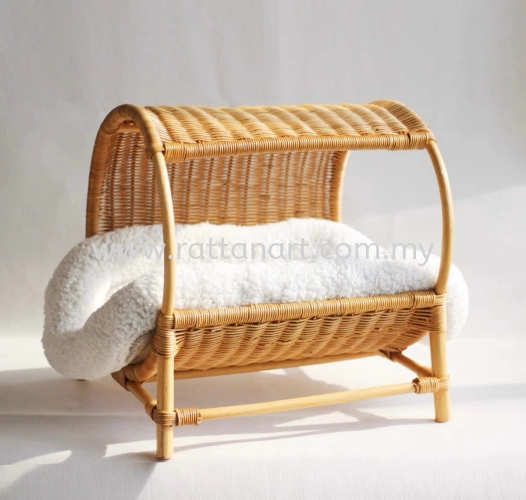 RATTAN SIDE TABLE / PET BED