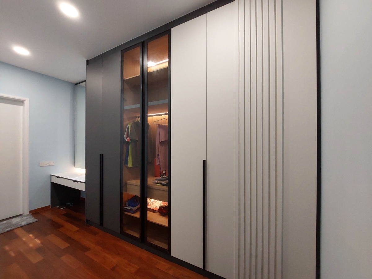 Modern White & Grey Wardrobe Design - Interior Design Ideas-Renovation-Residential-Johor Bahru Bedroom Design Residential Design Carpentry Work - Customize Carpentry Work Johor Bahru (JB), Gelang Patah, Malaysia Services | SD Renovation & Design Sdn Bhd