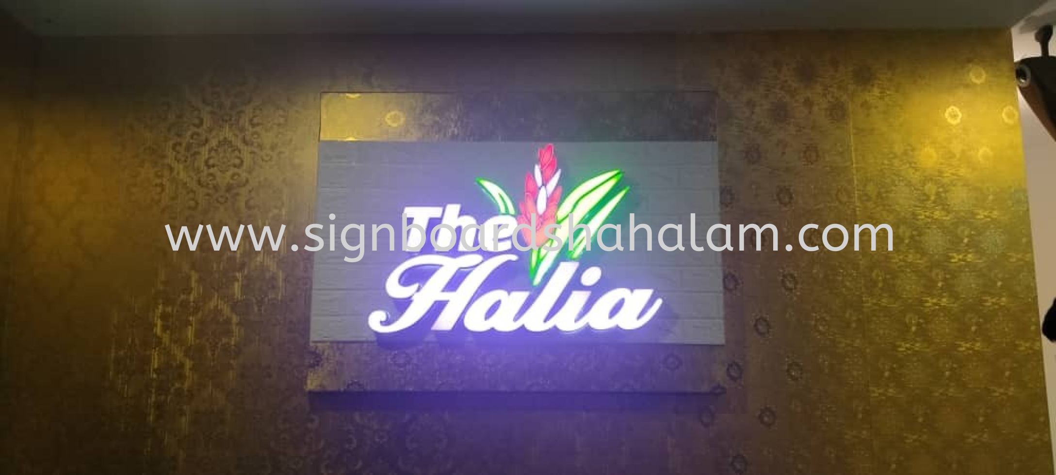 THE HIALA INDOOR 3D LED FRONTLIT SIGNAGE 