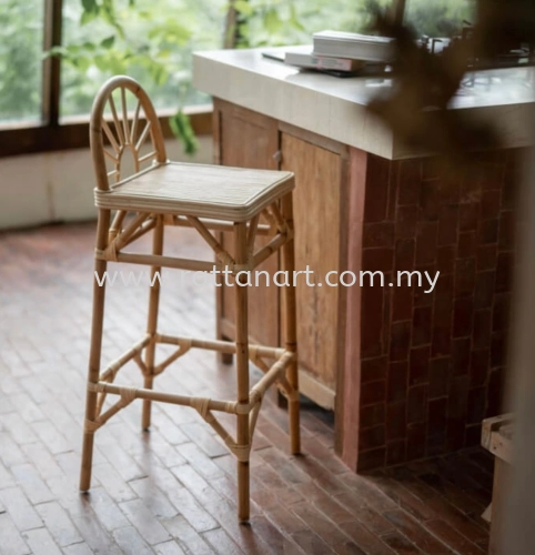 RATTAN BAR STOOL