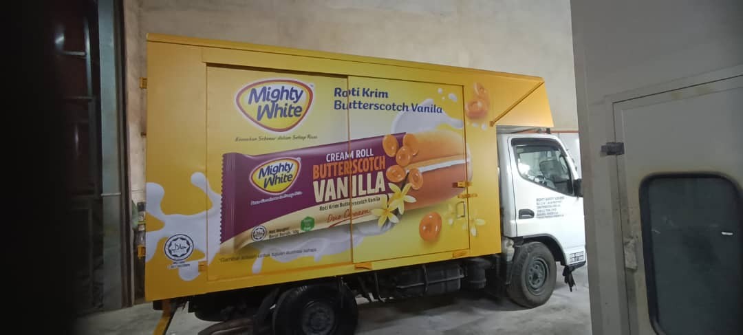 Mighty White CREAM ROLL BUTTERSCOTCH VANILLA Lorry Sticker
