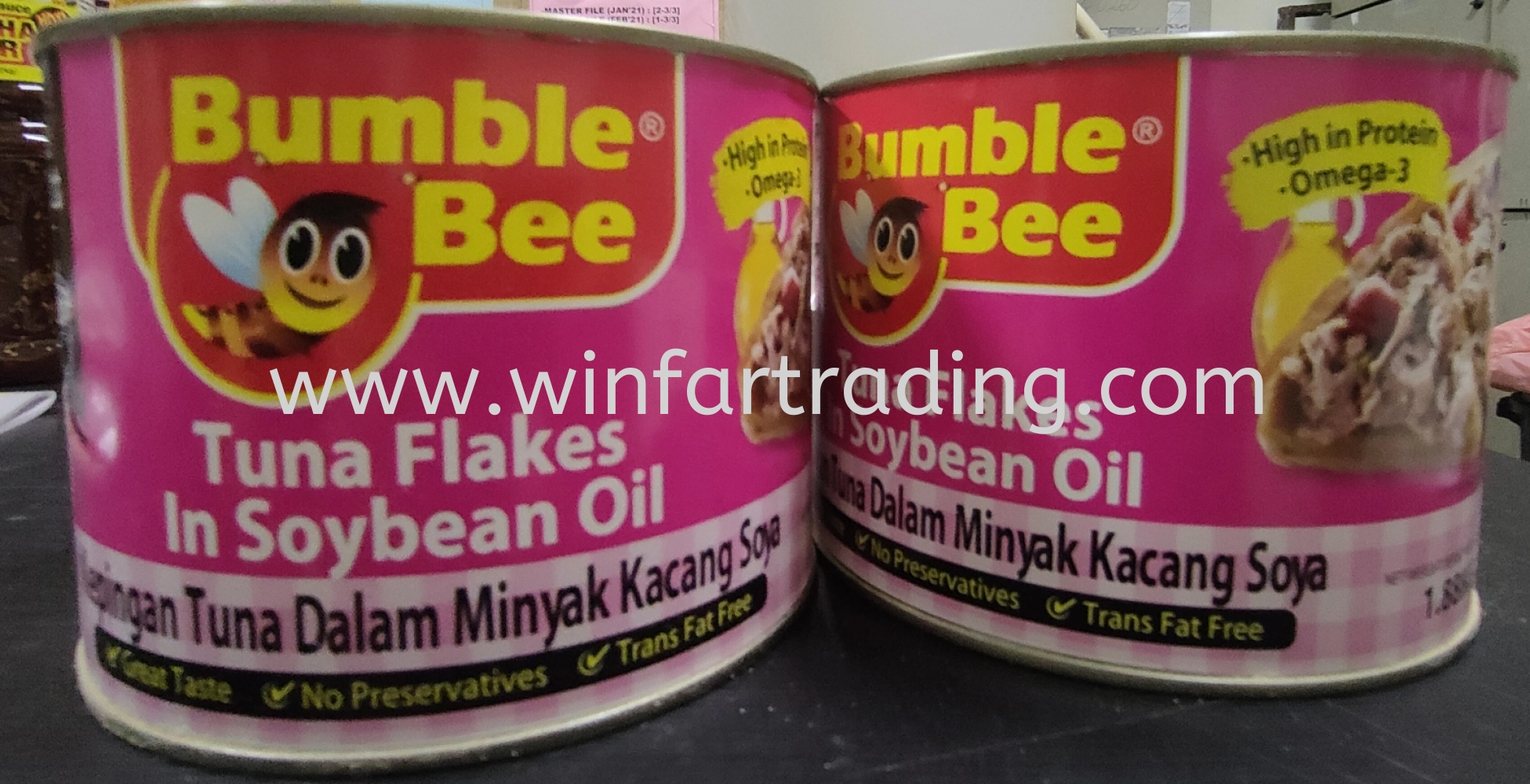 BUMBLE BEE TUNA FLAKE IN SOY BEAN OIL HALAL 1.88KG BC 9556106002468