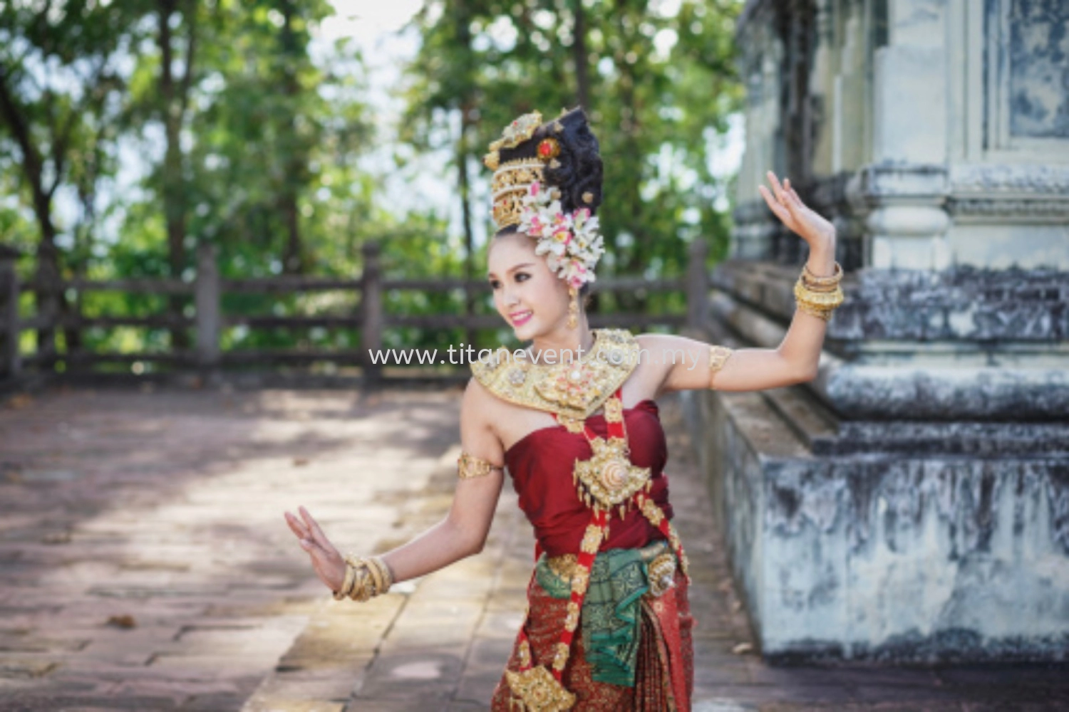  Beautiful Khmer Apsara Dance:  Timeless Elegance Harmonizing Past and Present