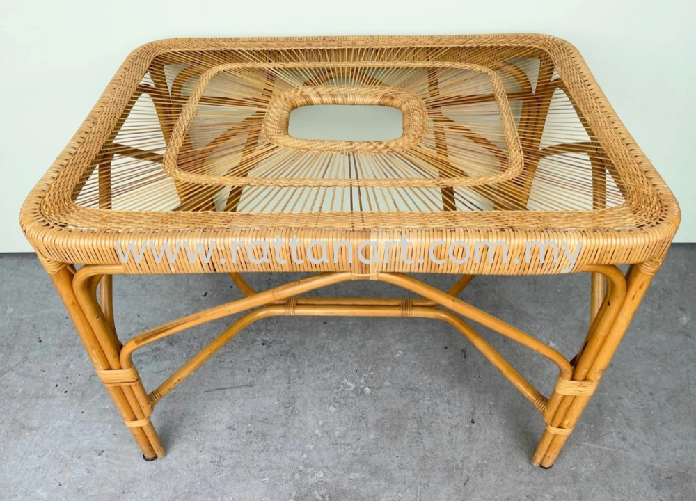 RATTAN DINING TABLE WITH GLASS TOP