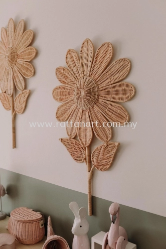 RATTAN FLOWER WALL DECORATION