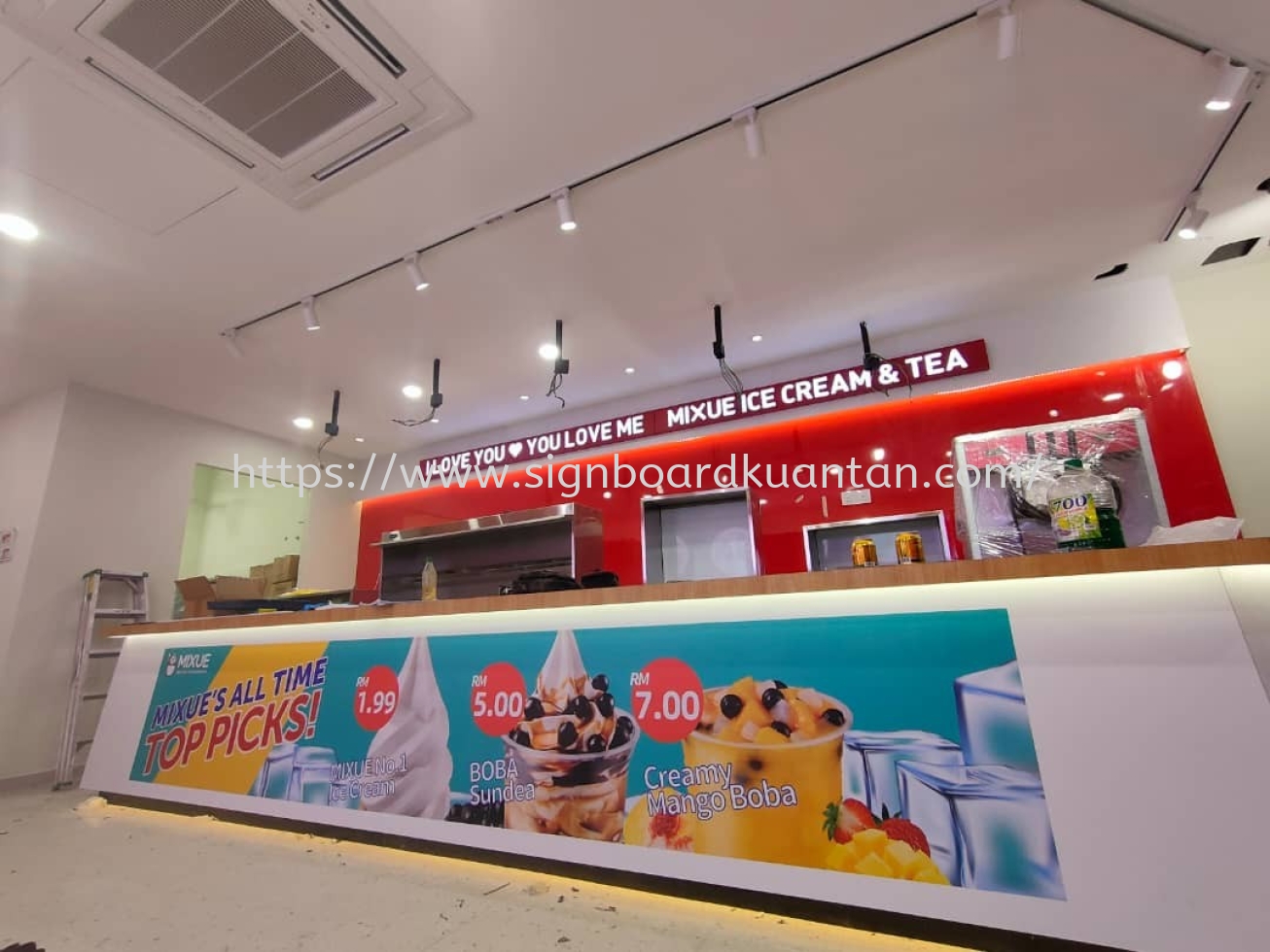 MIXUE KEDAI MINUMAN DAN AISKRIM OUTDOOR & INDOOR 3D LED FRONTLIT SIGNAGE & WALLPAPER PRINTING  