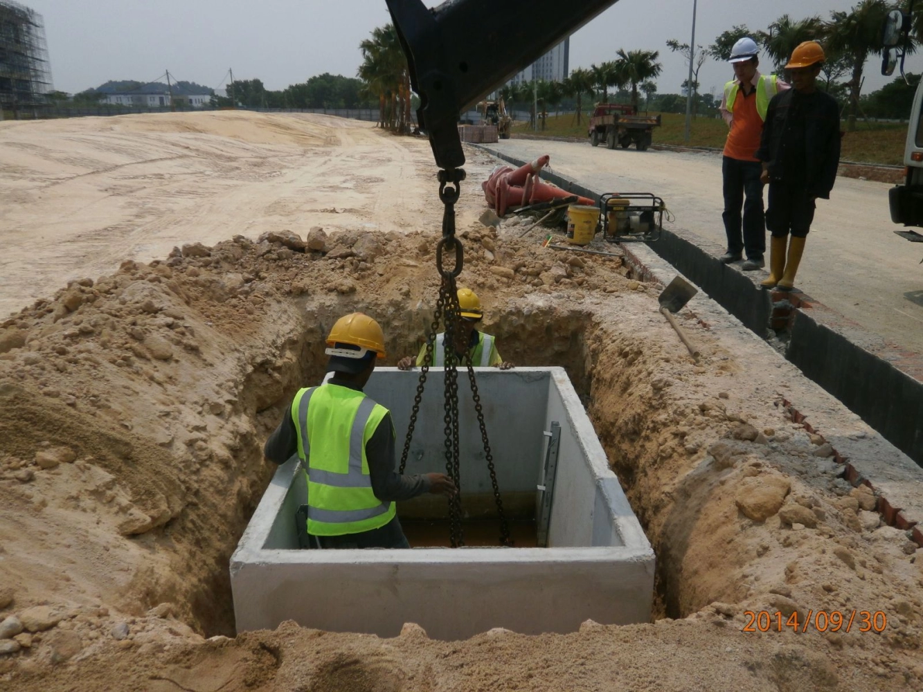 External Insfrastructure Installation (Underground Cable, Pipe, TNB/TM Manhole & Street Lighting)