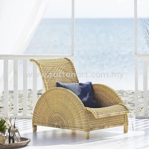 RATTAN LOUNGE CHAIR