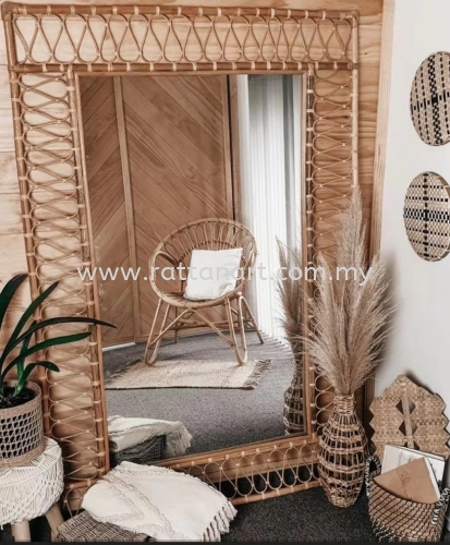 RATTAN MIRROR