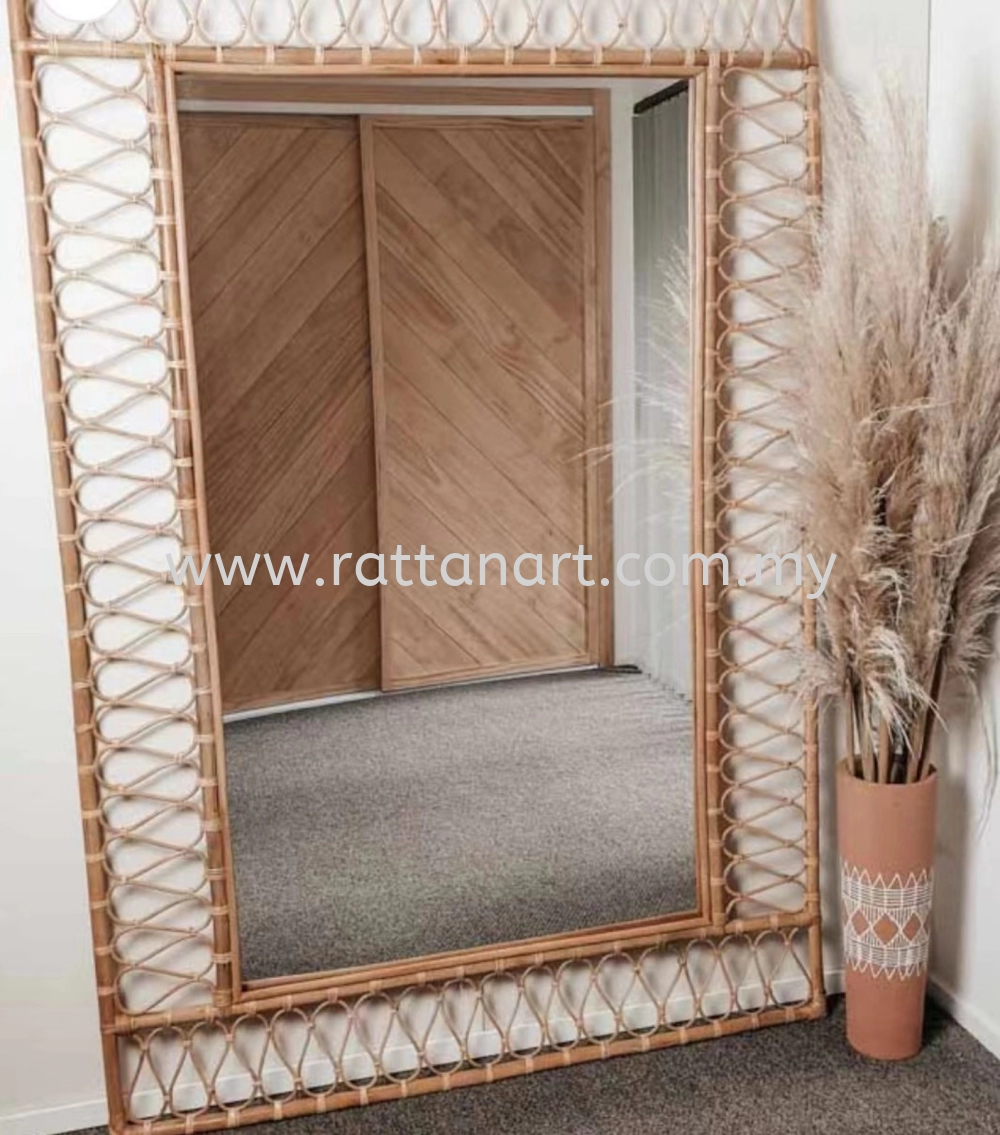 RATTAN MIRROR