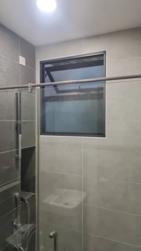 Movable 0.6mm Stainless Steel Mosquito Wire Mesh Top Hung Window @ Jalan Ceria, Kulai