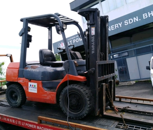 Recond Used Second Hand Engine Toyota Forklift Sales and Rental (Diesel, Petrol, Gasoline) at Batu Berendam Melaka Malaysia