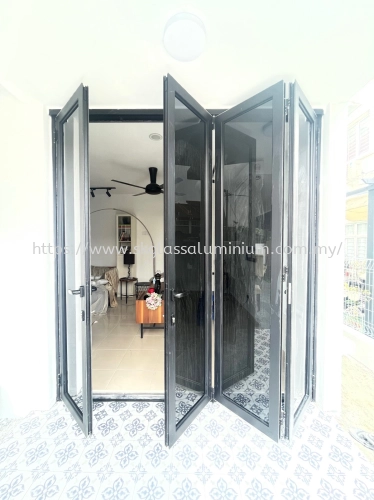 Folding Door at Saujana