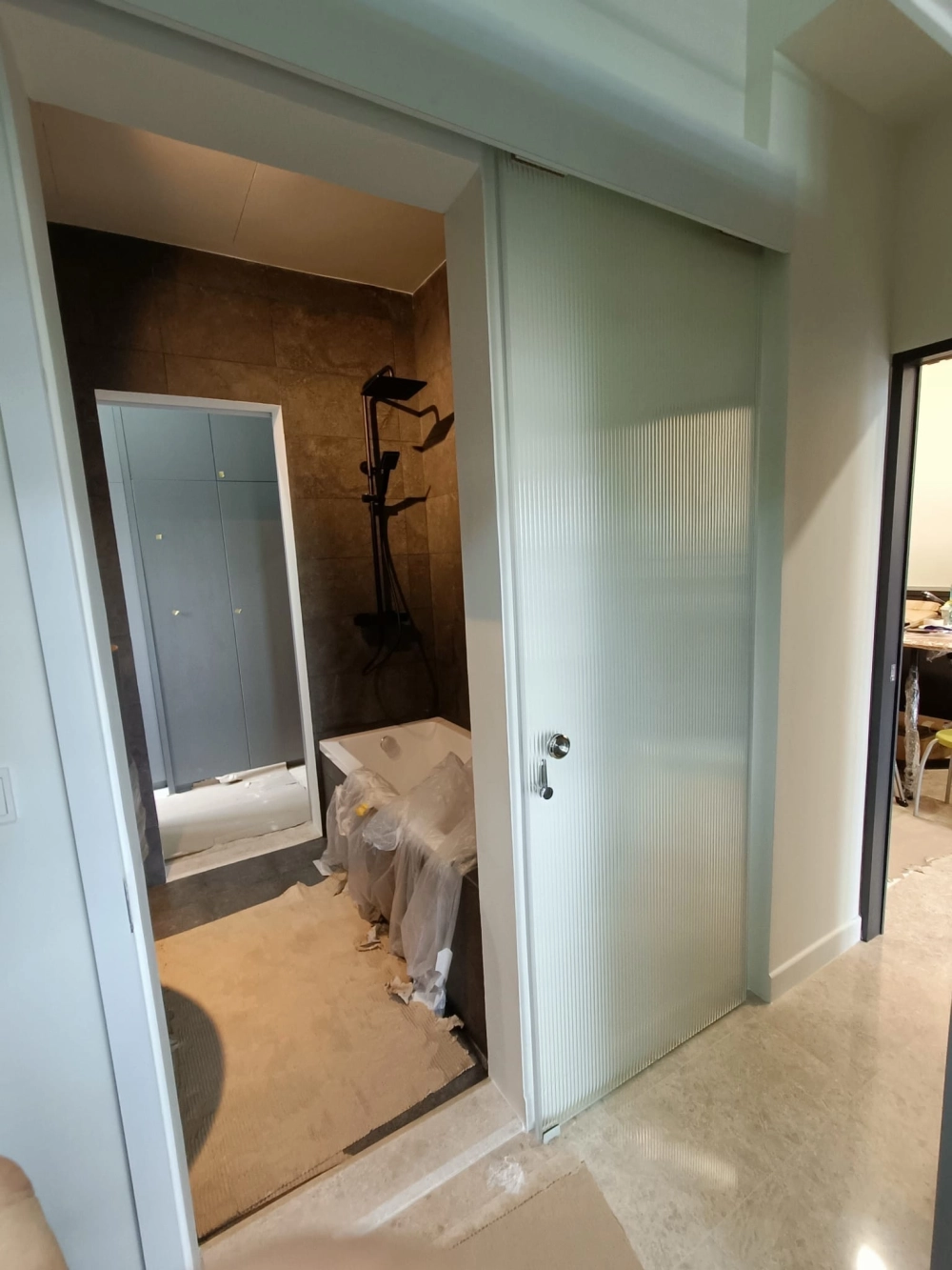 Kitchen Frameless Sliding Door With Reeded Glass Frameless Door Window ...