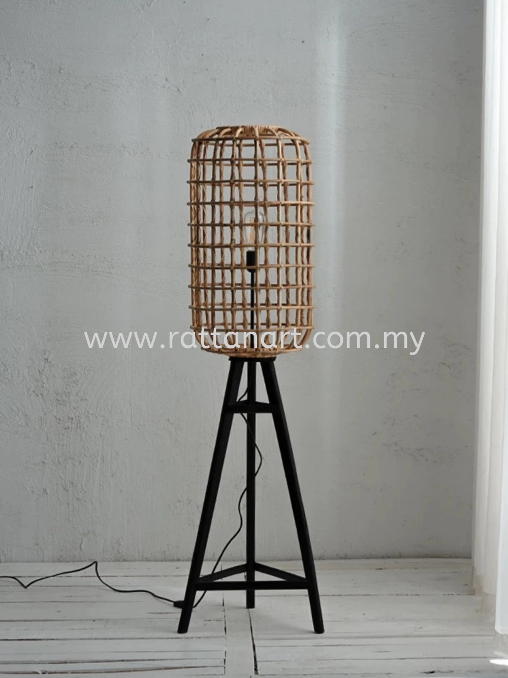 RATTAN STANDING LIGHT