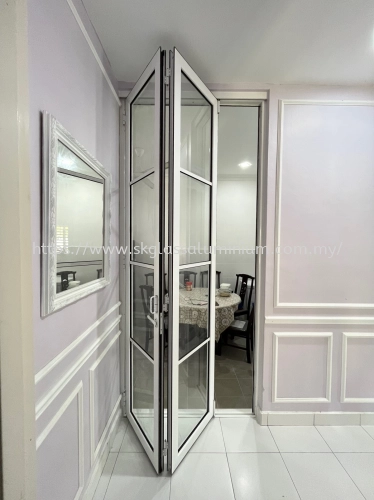 Folding Door at Saujana