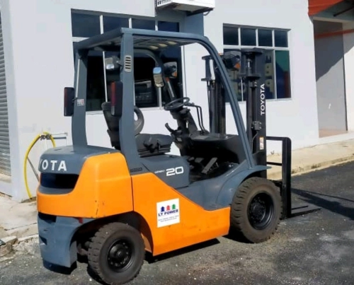 Engine Power Gasoline Forklift Rental - Short Term and Long Term Rental Forklift at Batu Berendam Melaka Malaysia 