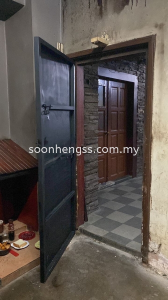  SINGLE DOOR METAL WORKS Johor Bahru (JB), Skudai, Malaysia Contractor, Manufacturer, Supplier, Supply | Soon Heng Stainless Steel & Renovation Works Sdn Bhd