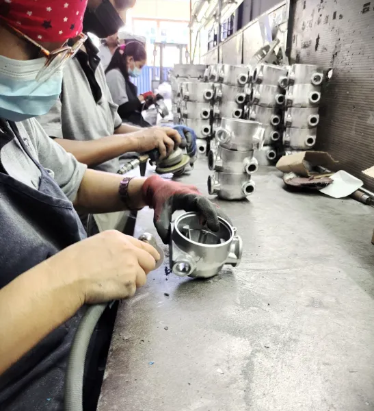 DEBURRING & POLISHING ALUMINIUM PARTS