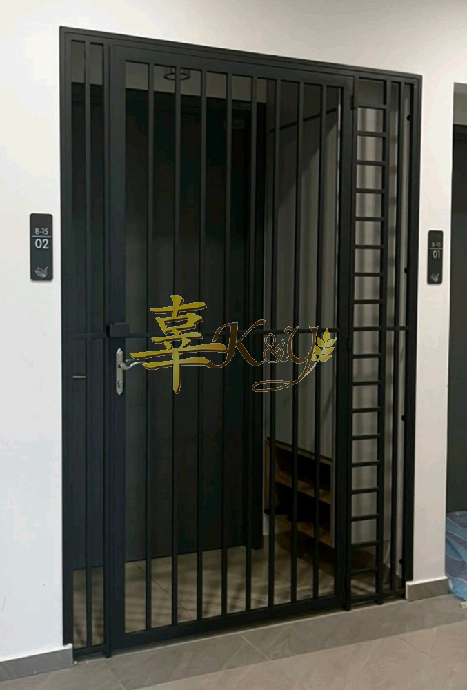 Mild Steel Main Door with Handle Lock (Ms 6/8x6/8 Hollow) 