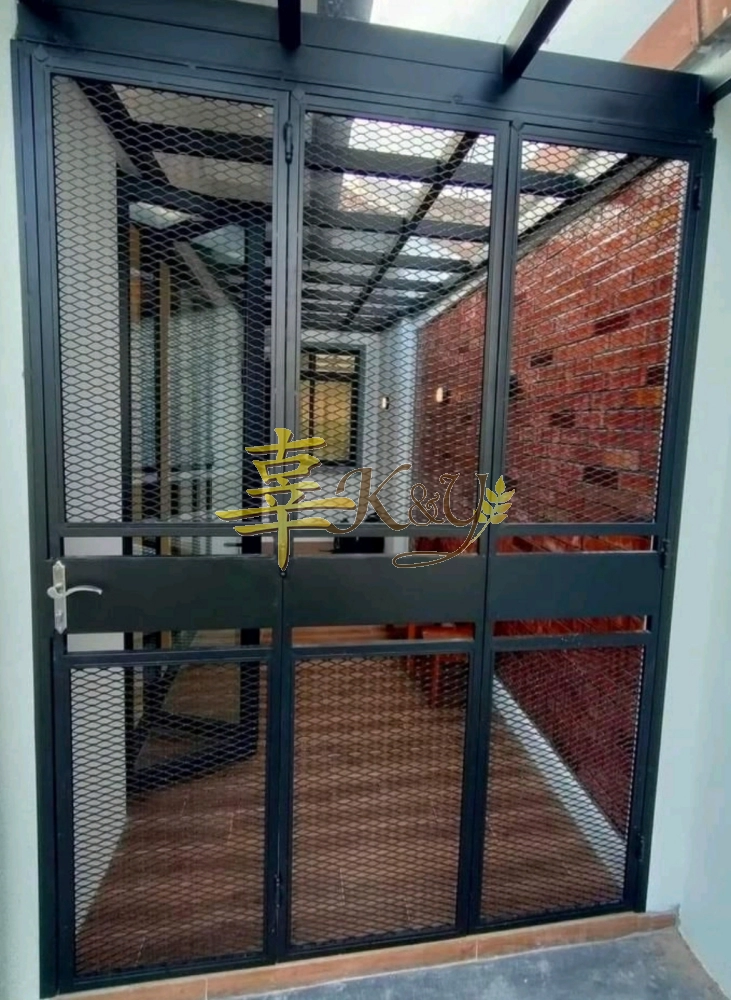 Mild Steel Diamond Net Folding Doors with Handle Lock 