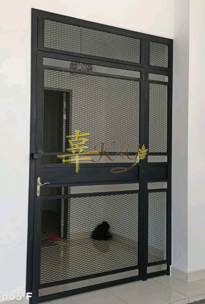 Mild Steel Diamond Net Main Door with handle lock 