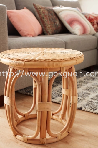 TAB 035 - RATTAN TABLE