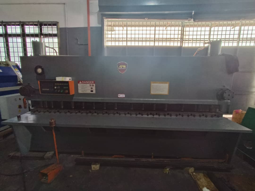 Used Hydraulic Shearing Machine / Cutting Machine