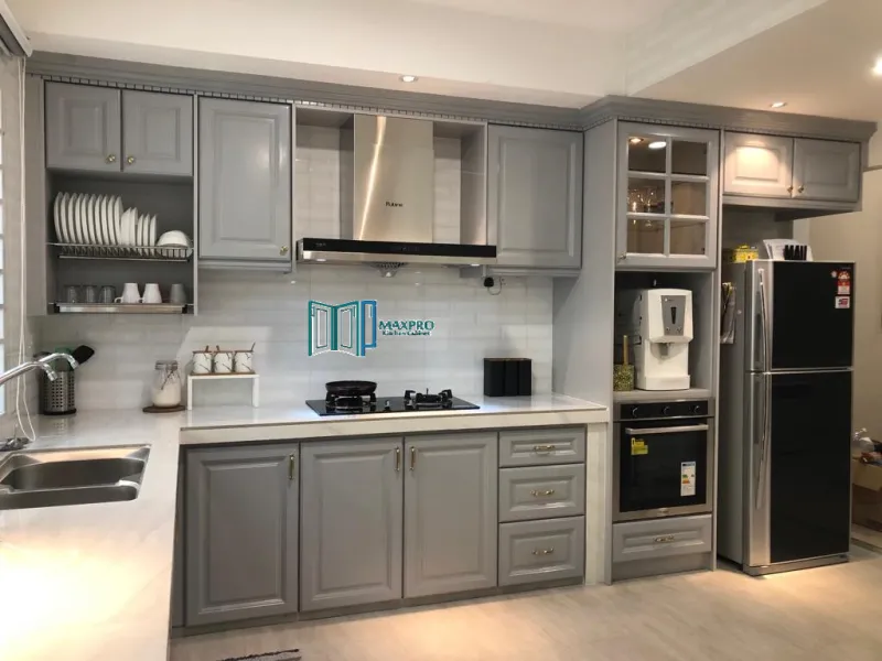 Kitchen Cabinet Material Showdown: Weighing the Pros and Cons of Different Options