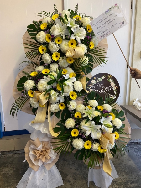 W47 Condolences & Funeral  (Wreath) »Ȧ From RM200 Condolences & Sympathy Melaka, Malaysia Delivery, Supplier, Supply | Paradise Flower House