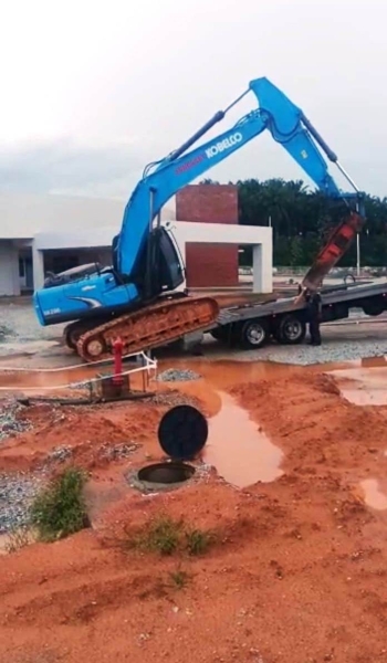 Hydraulic Excavator 200 With Hydraulic Breaker Hydraulic Excavator With Hydraulic Breaker Rental Johor Bahru (JB), Malaysia, Johor Service, Supplier, Supply, Supplies | Sunway Earthworks Engineering