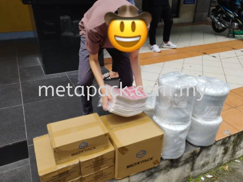 Customer are HAPPY to receive their Air Bubble 35cm*300m, Fragile Sticker 9cm*5cm & A6 Thermal Sticker STACK 500pcs~~ in Taman Gayana, Kuala Lumpur