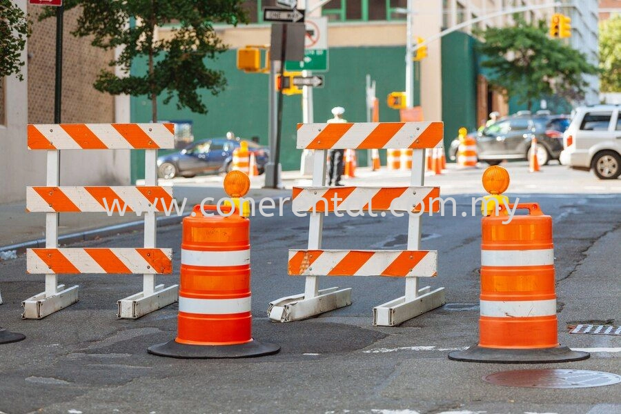 Renting Plastic Barriers Vs. Buying Plastic Barriers: A Wise Choice for Road Construction Projects