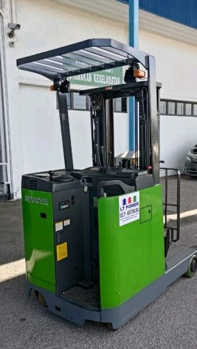 Toyota Battery Reach Truck (Lead Acid Battery, Lithium Ion Battery)