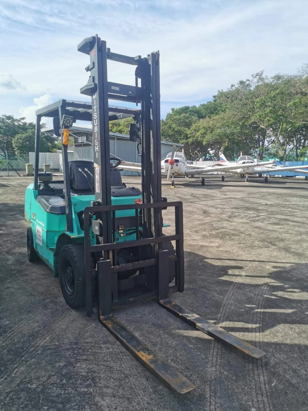 Mitsubishi Reach Truck & Forklift (Battery, Engine)