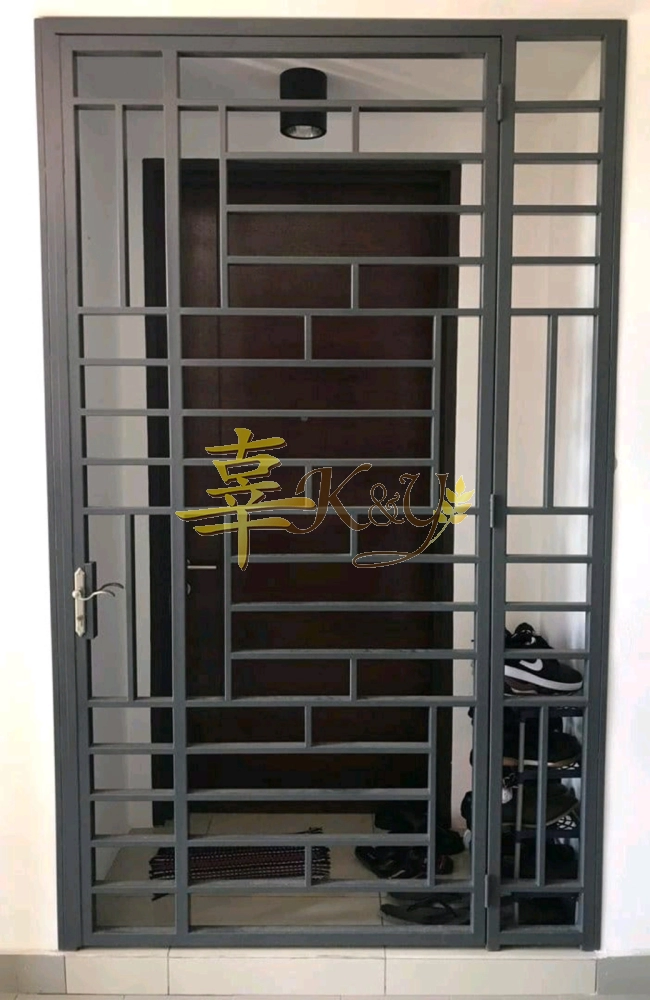 Mild Steel Main Door with Handle Lock (Ms 1x 1/2 Hollow)