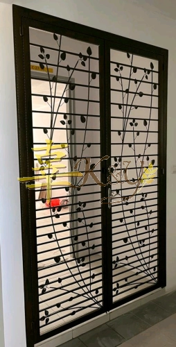 Wrought iron Steel Swing Door with Wrought iron Flowers 