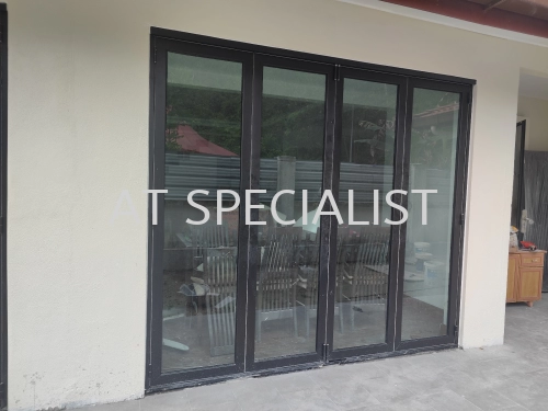 Multipoint Folding Door 2+1 (3 panel) & 4 Panel