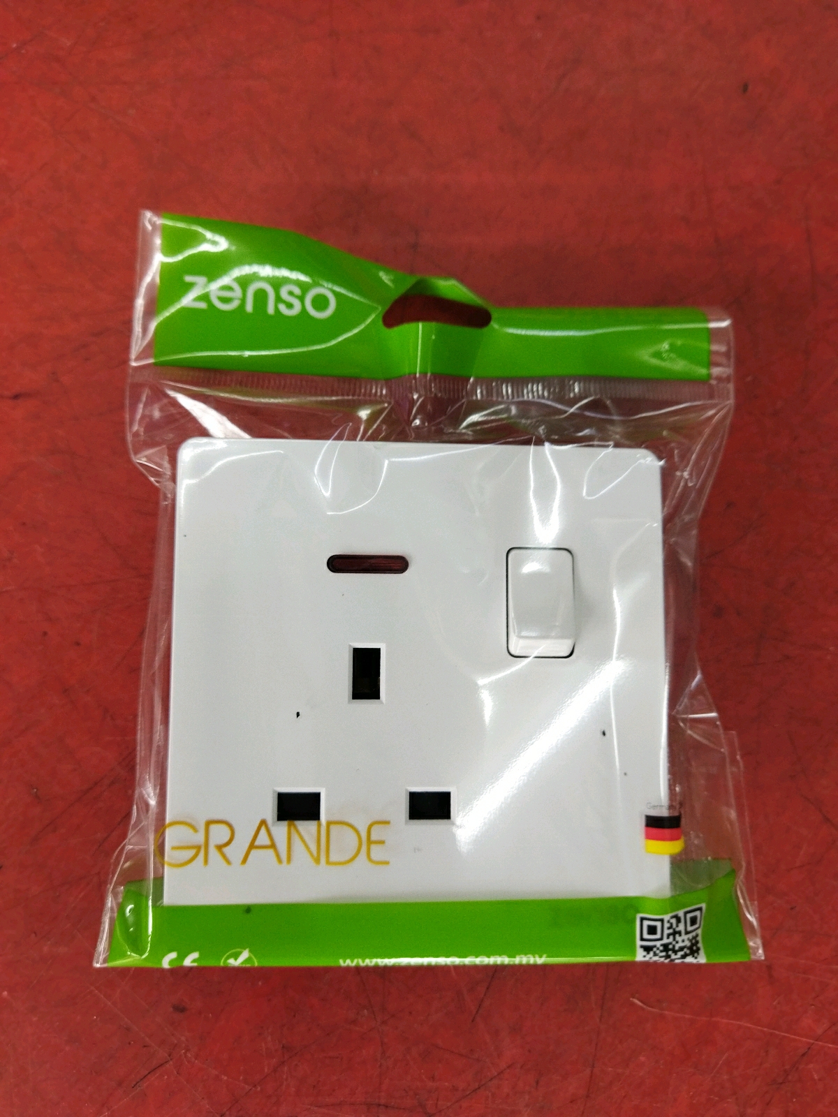 Zenso Switched Socket 13A