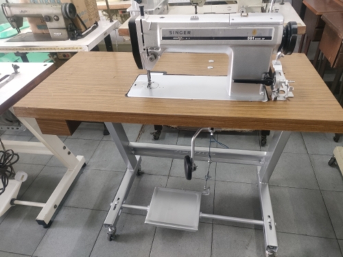 SINGER HI SPEED LOCKSTITCH SEWING MACHINE