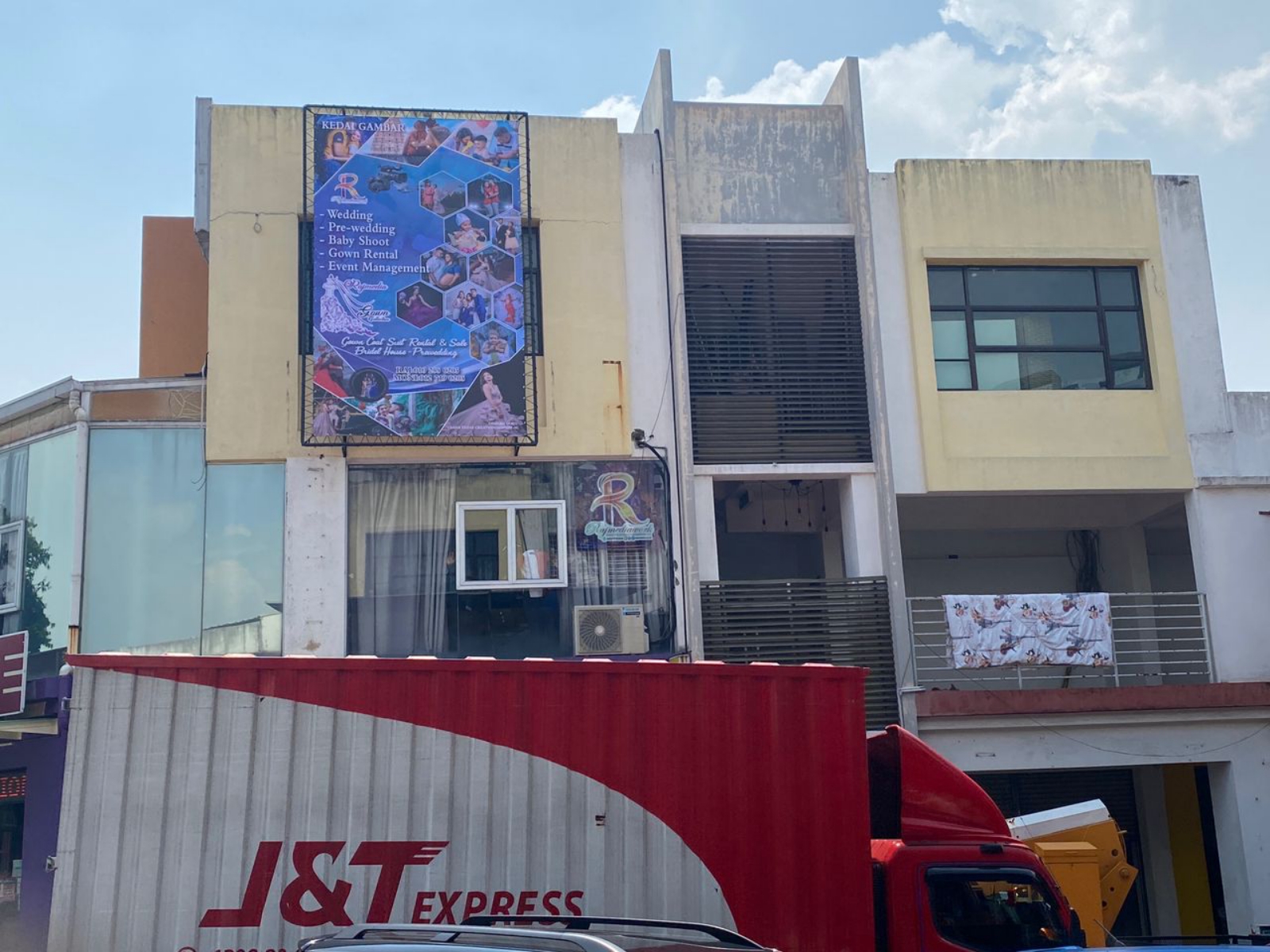 OUTDOOR ZIGZAG BANNER AT TTDI, PAVILION BUKIT JALIL, KLANG VALLEY, GLENMARIE