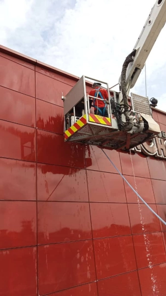 BUILDING EXTERNAL SURFACE CLEANING AT PASIR GUDANG JOHOR