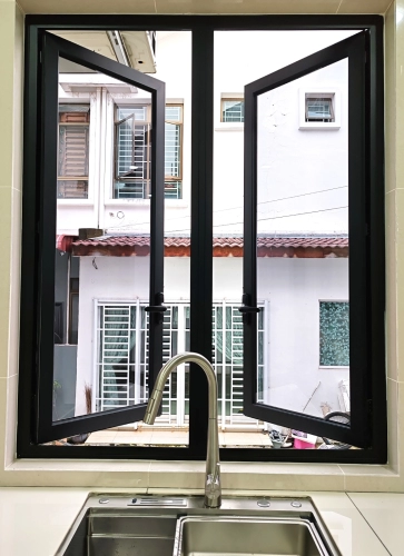 Aluminium Multipoint Casement Window