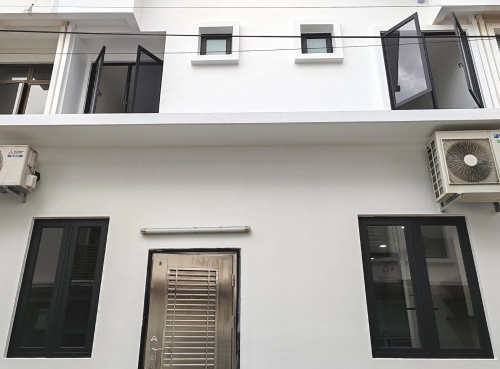 Aluminium Multipoint Casement Window