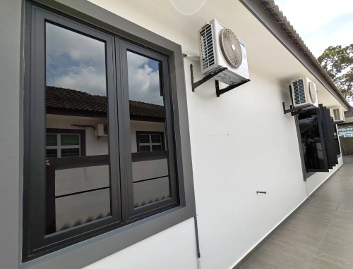 Aluminium Multipoint Casement Window