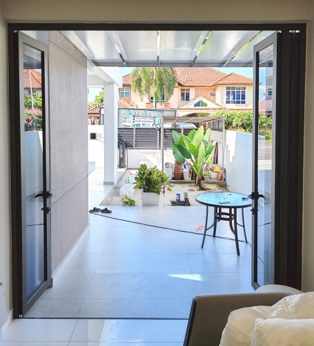 Performance Folding Door 