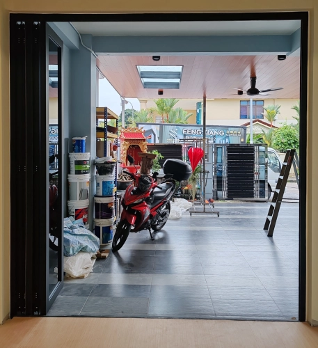 Performance Folding Door 