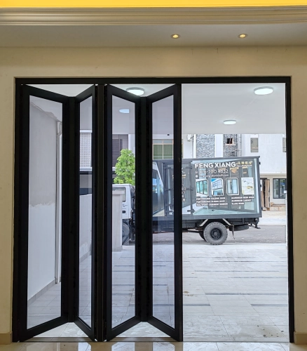 Performance Folding Door 