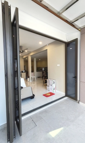 Performance Folding Door 